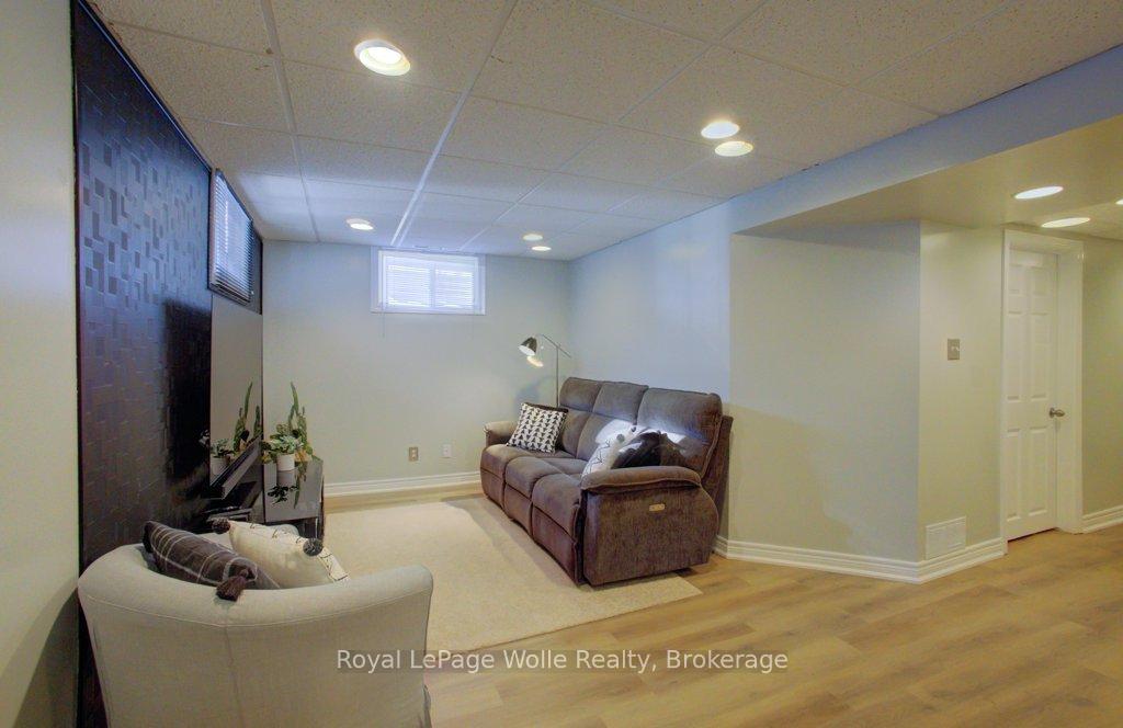 Photo 26 of 487 Sandbanks Crescent, Waterloo — HOMEH