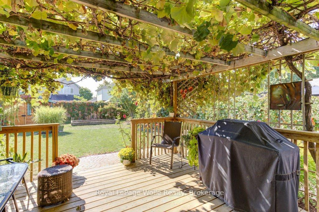 Photo 33 of 487 Sandbanks Crescent, Waterloo — HOMEH