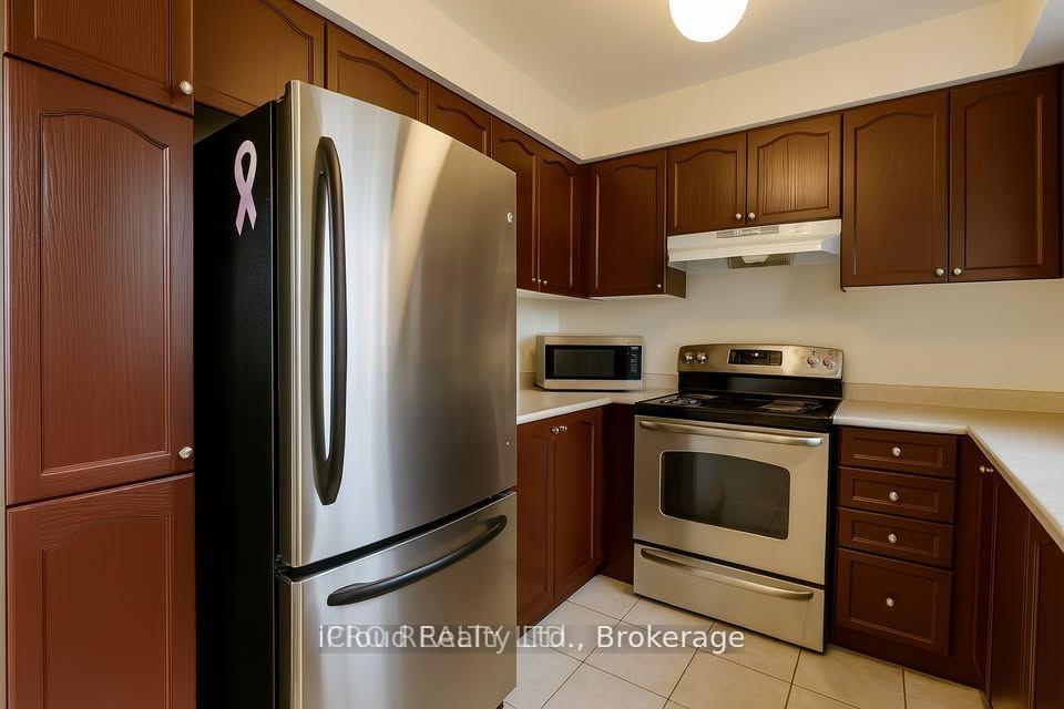 Photo 19 of 31 Kirkland Place, Whitby, Williamsburg — HOMEH