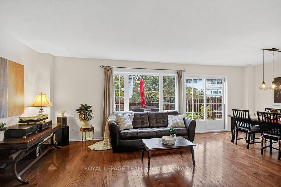 Photo 8 of 27 Benlark Road, Ottawa, Barrhaven - On the Green — HOMEH