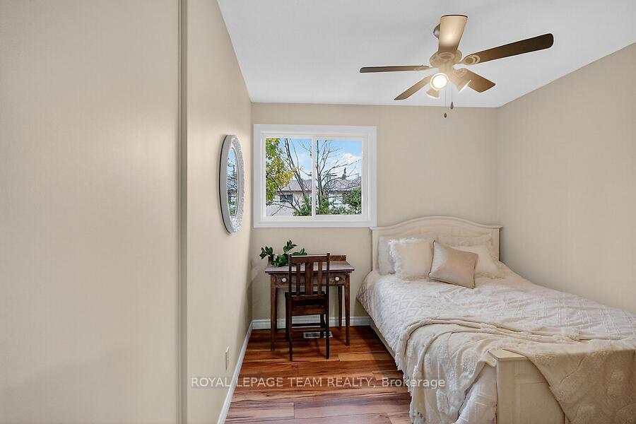 Photo 21 of 27 Benlark Road, Ottawa, Barrhaven - On the Green — HOMEH