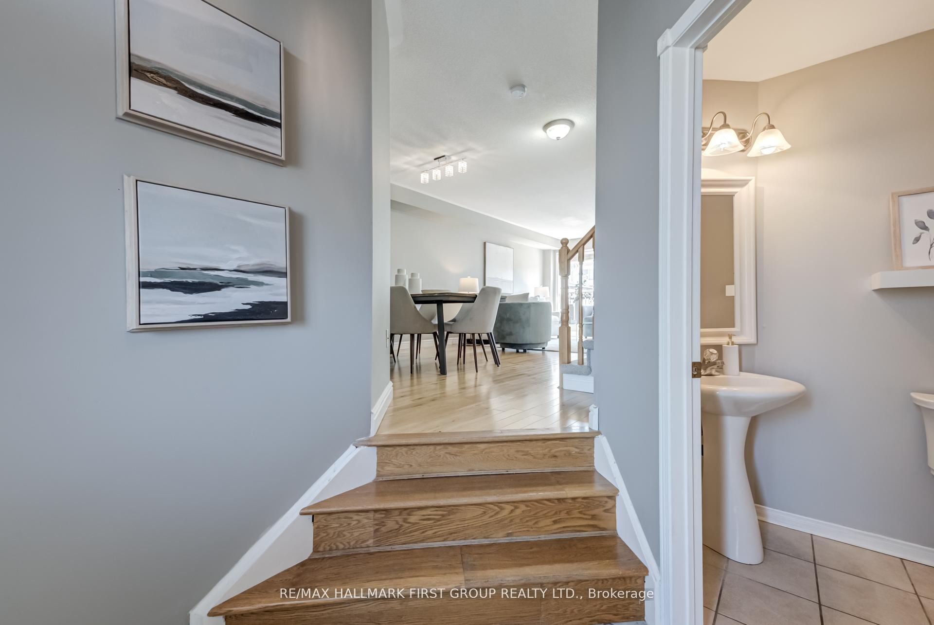 Photo 4 of 19 Inlet Bay Drive, Whitby, Port Whitby — HOMEH
