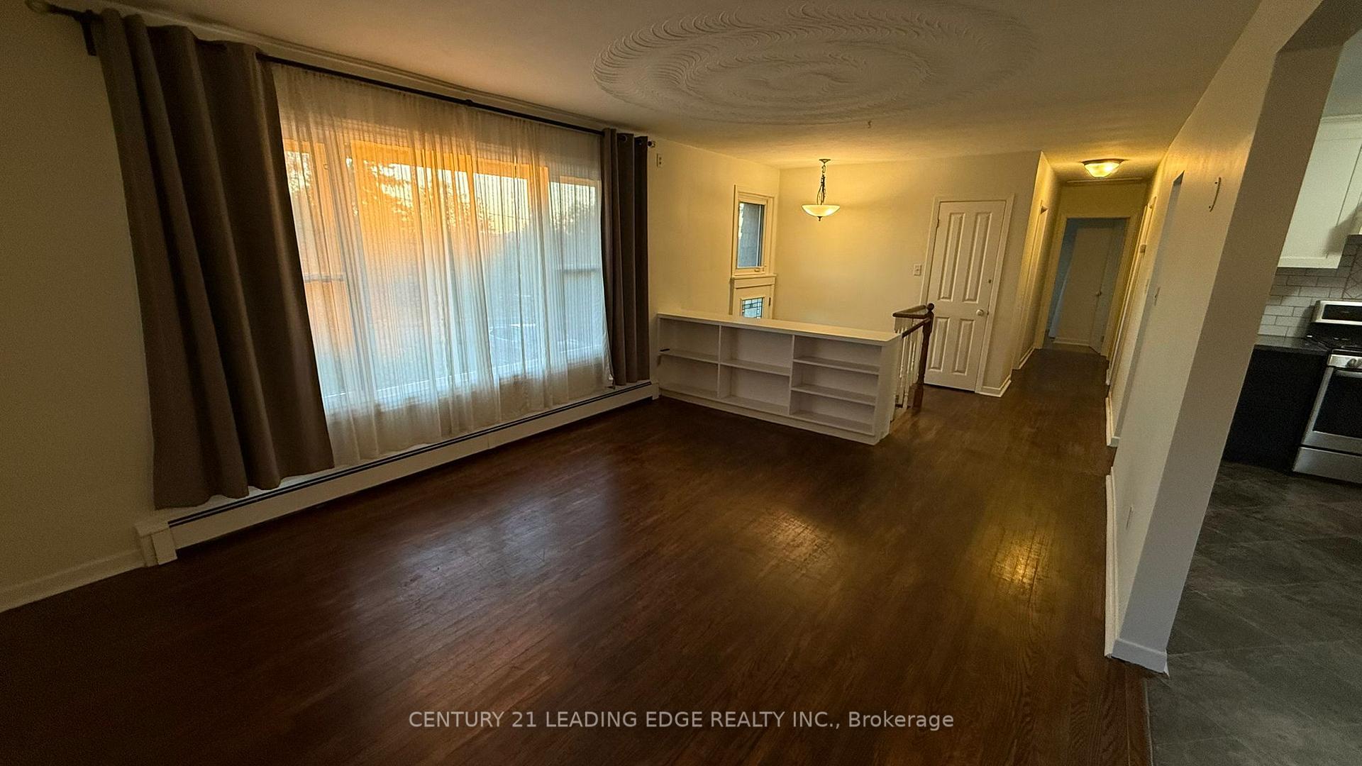 Photo 6 of 133 Elizabeth Crescent, Whitby, Blue Grass Meadows — HOMEH