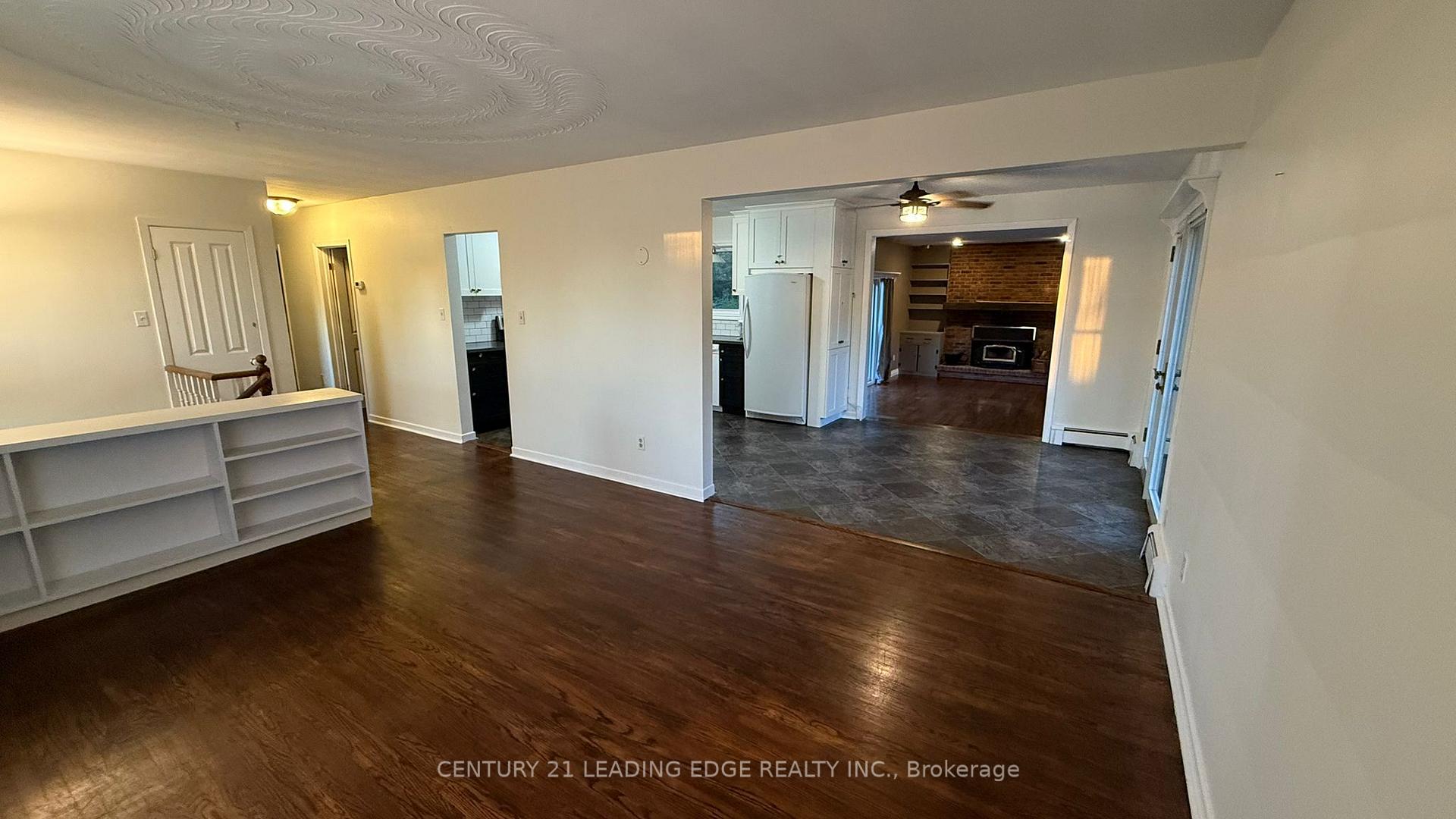 Photo 9 of 133 Elizabeth Crescent, Whitby, Blue Grass Meadows — HOMEH
