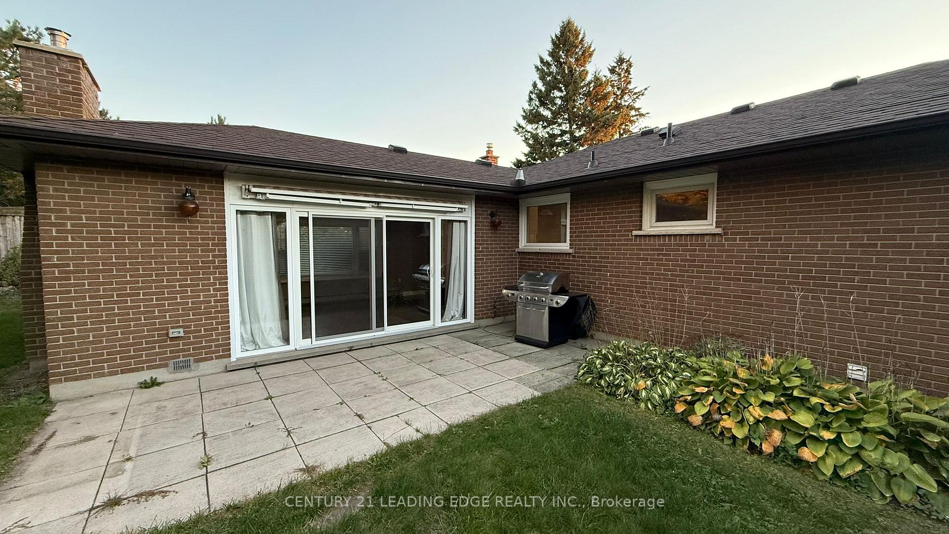 Photo 13 of 133 Elizabeth Crescent, Whitby, Blue Grass Meadows — HOMEH