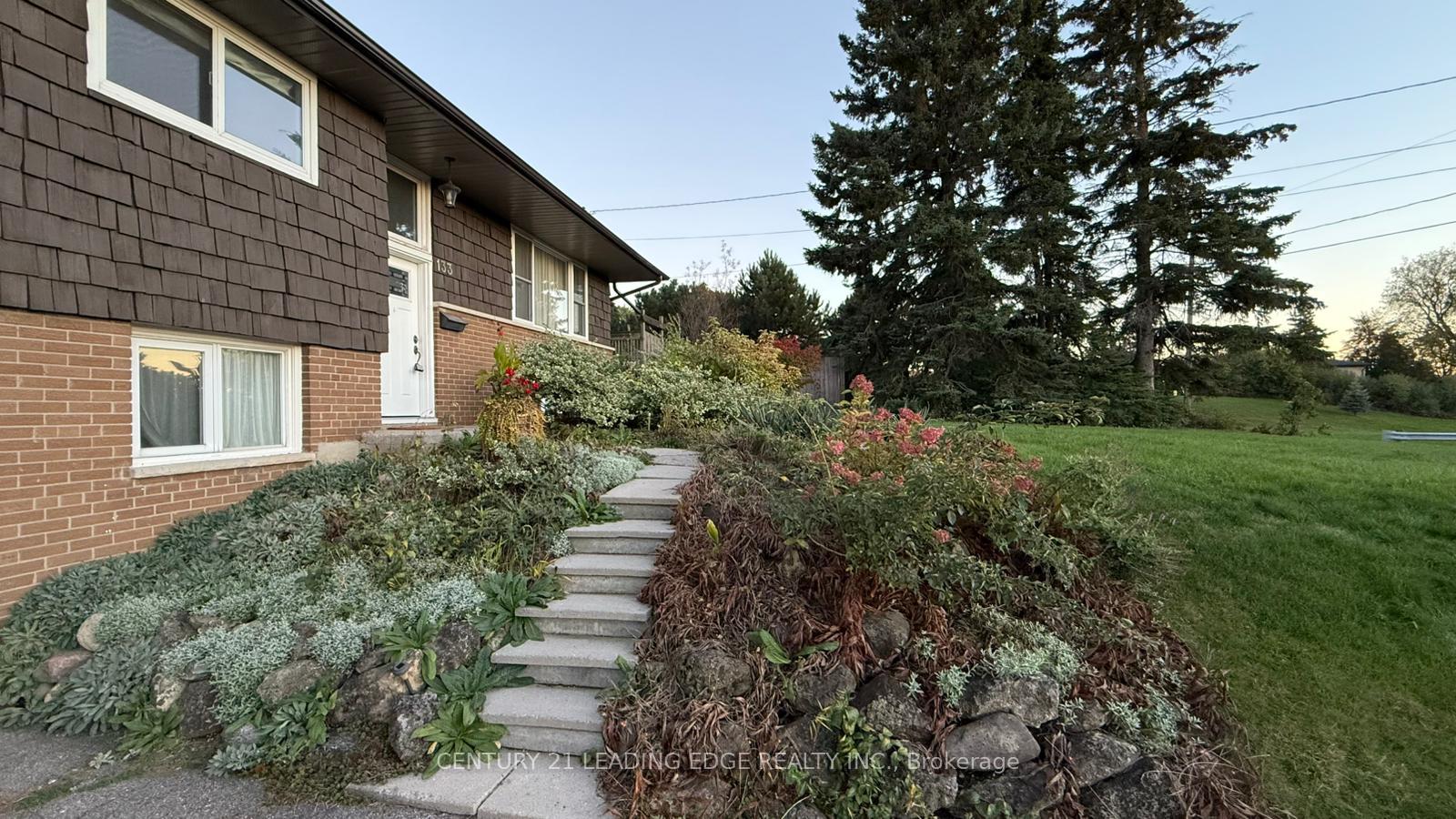 Photo 22 of 133 Elizabeth Crescent, Whitby, Blue Grass Meadows — HOMEH