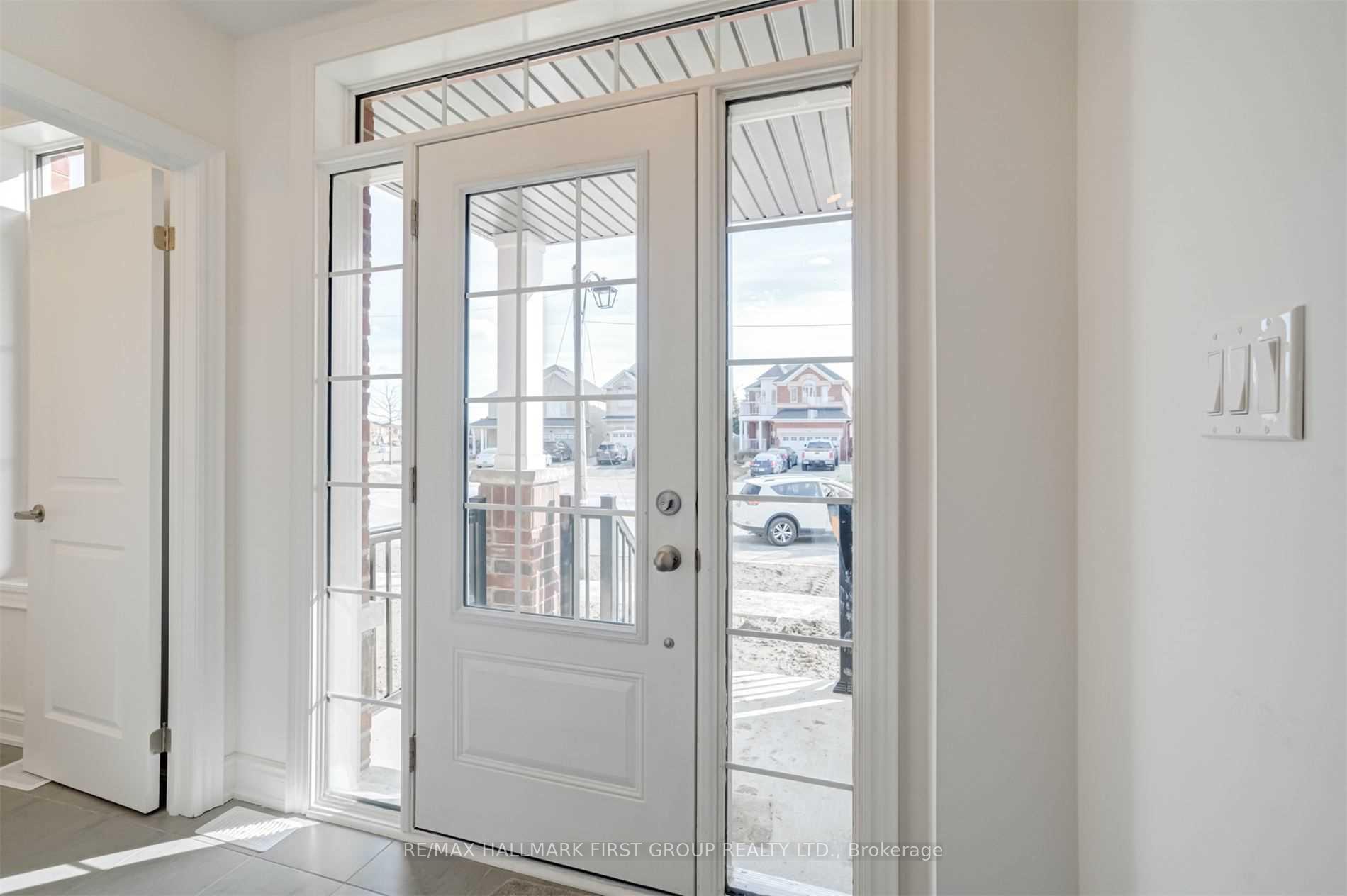 Photo 2 of 4 Conti Court, Whitby, Williamsburg — HOMEH