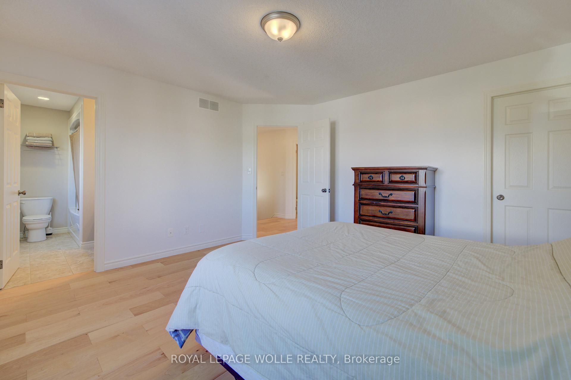 Photo 25 of 18 Knapp Road, Woolwich — HOMEH