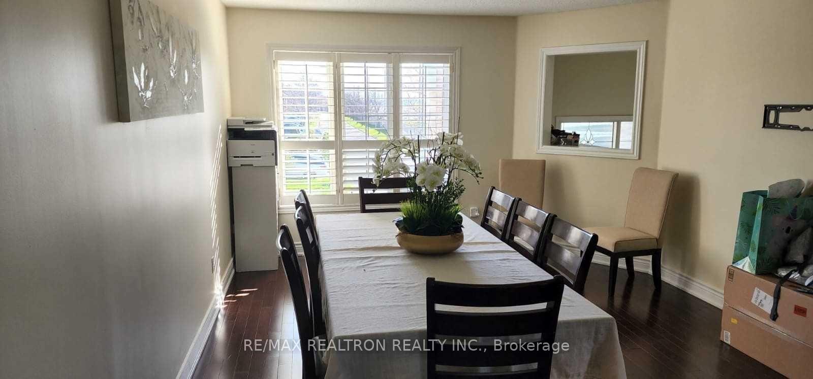 Photo 5 of Unit Upper, 60 Yellowood Circle, Vaughan, Patterson — HOMEH