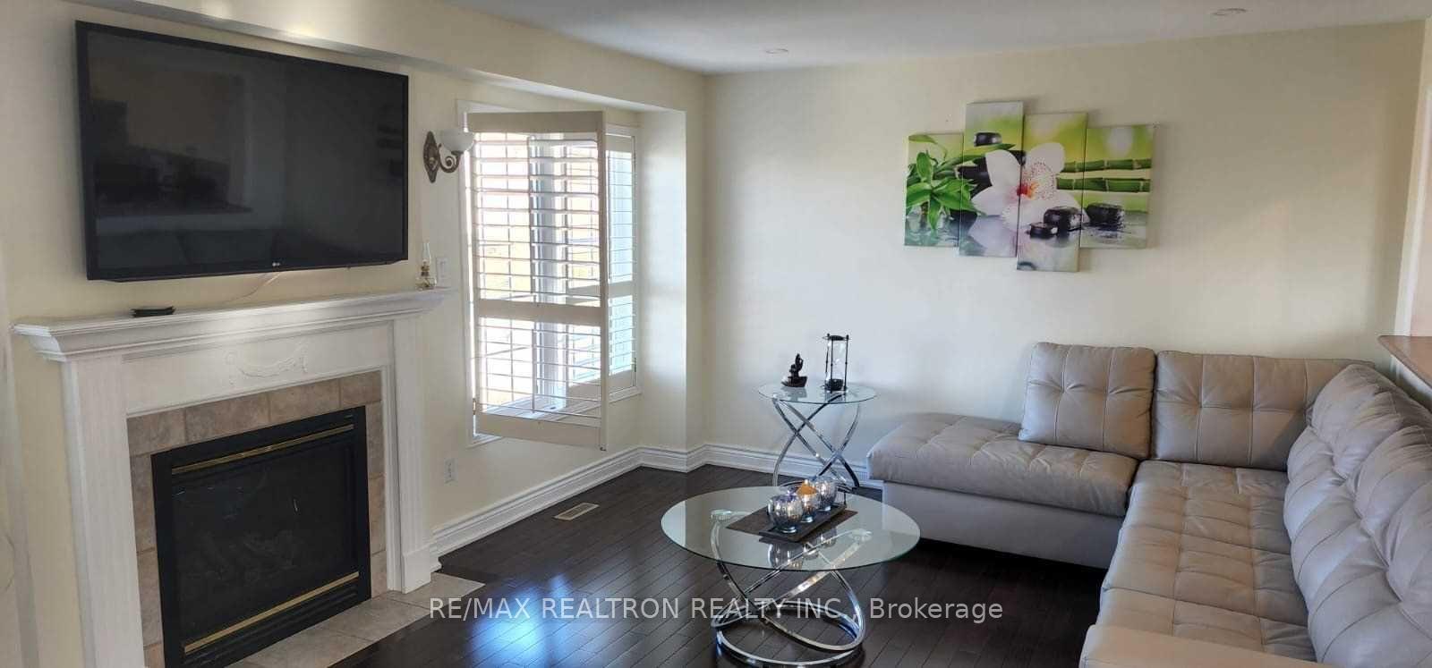 Photo 8 of Unit Upper, 60 Yellowood Circle, Vaughan, Patterson — HOMEH