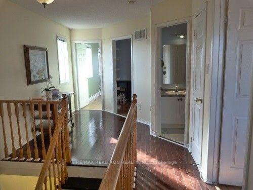 Photo 9 of Unit Upper, 60 Yellowood Circle, Vaughan, Patterson — HOMEH
