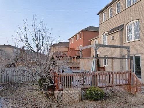 Photo 13 of Unit Upper, 60 Yellowood Circle, Vaughan, Patterson — HOMEH