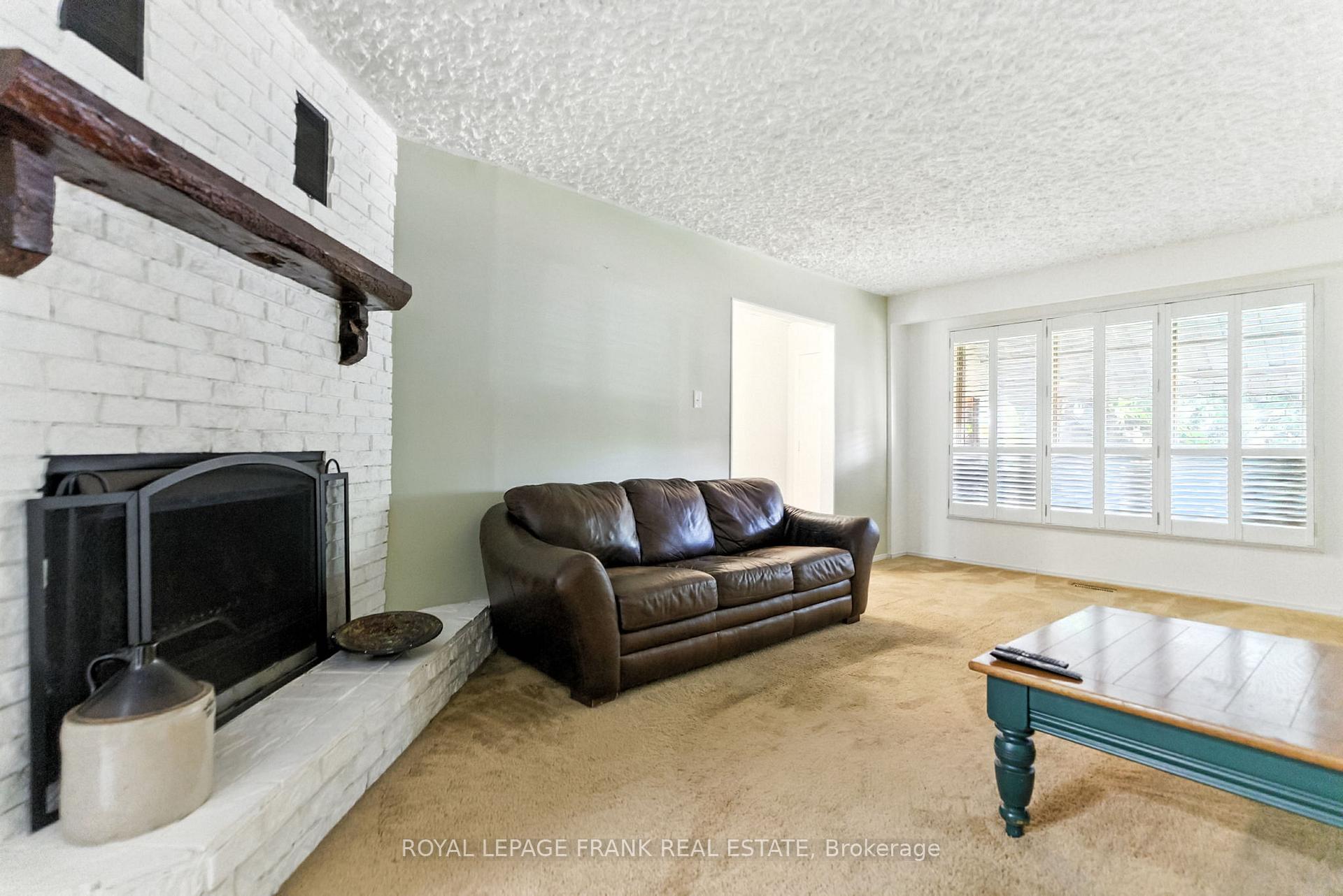 Photo 5 of 124 Guthrie Crescent, Whitby, Lynde Creek — HOMEH