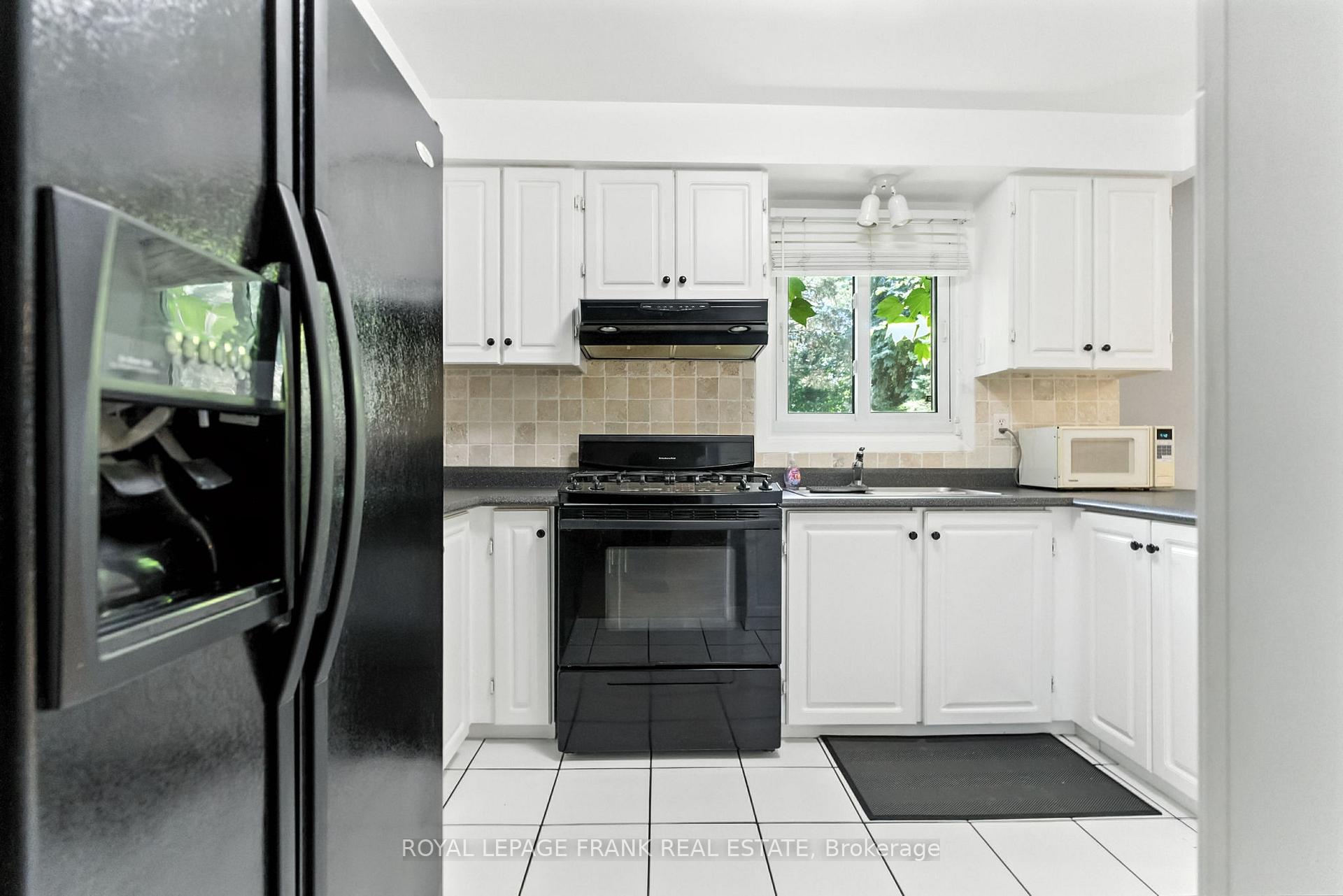 Photo 7 of 124 Guthrie Crescent, Whitby, Lynde Creek — HOMEH