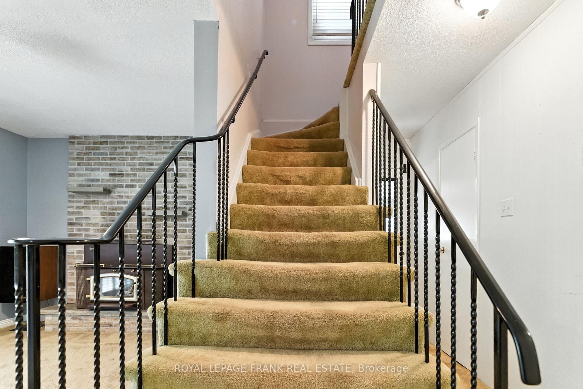 Photo 16 of 124 Guthrie Crescent, Whitby, Lynde Creek — HOMEH