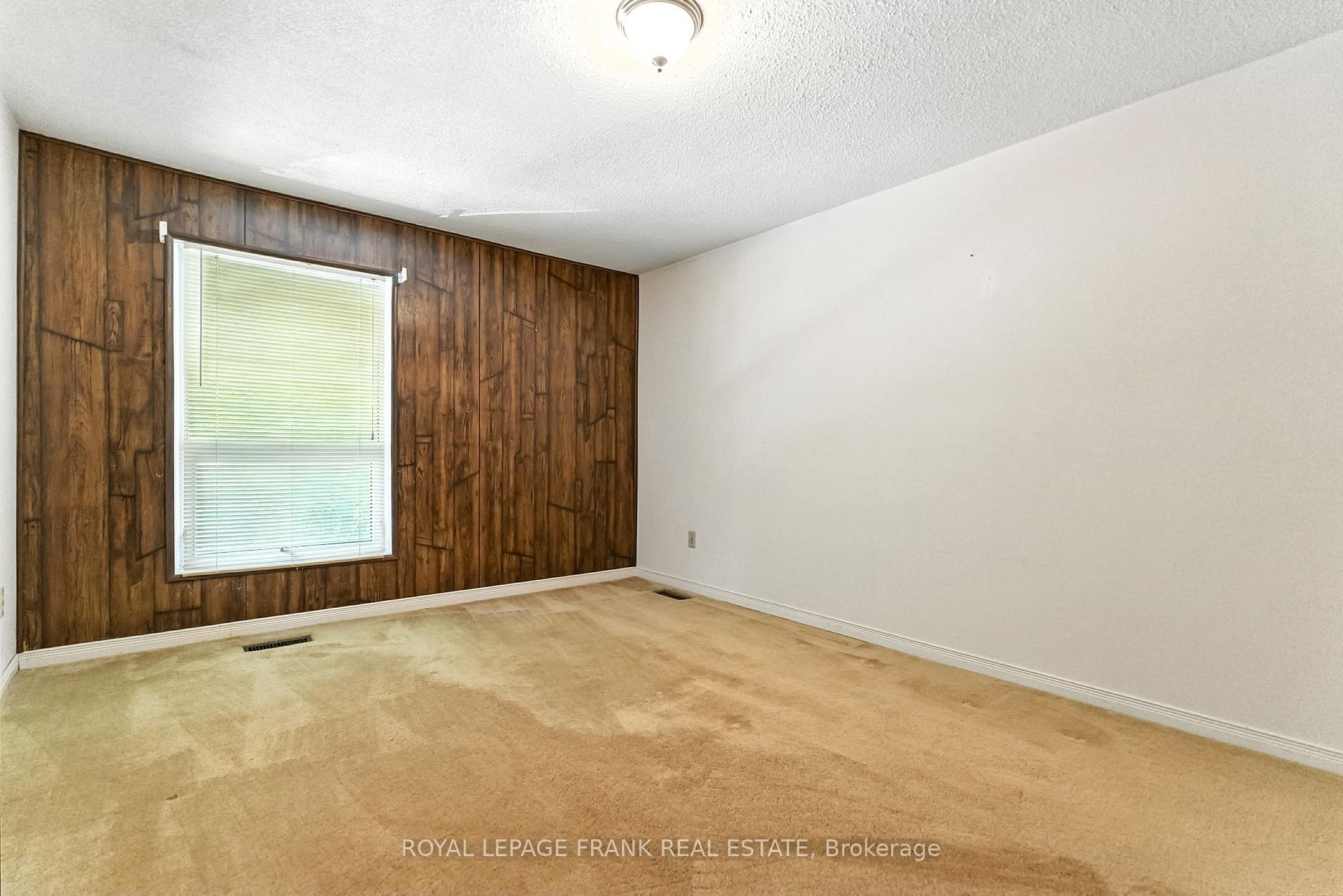 Photo 20 of 124 Guthrie Crescent, Whitby, Lynde Creek — HOMEH