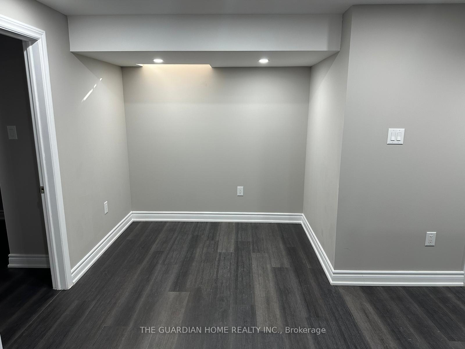 Photo 3 of 46 Coho Drive, Whitby, Lynde Creek — HOMEH