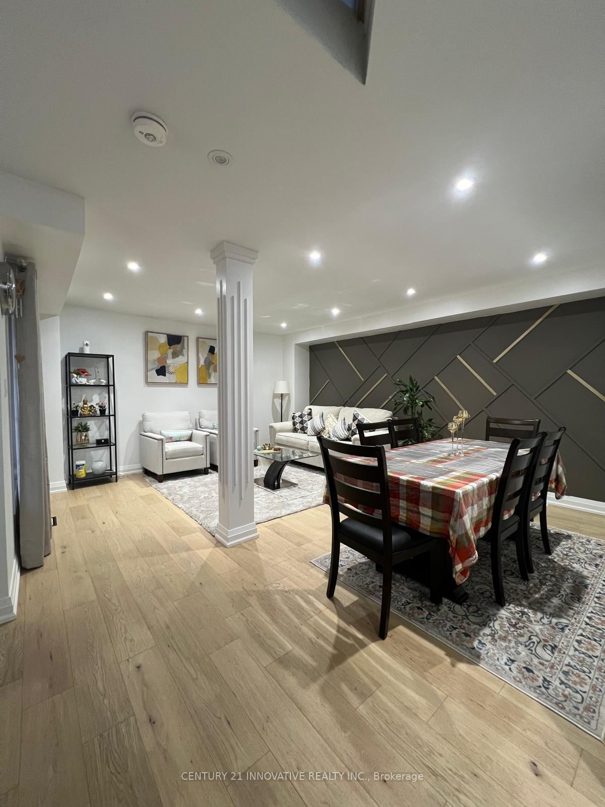Photo 3 of 25 Blacksmith Lane, Whitby, Williamsburg — HOMEH