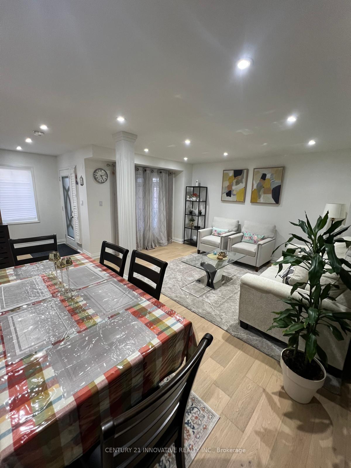 Photo 4 of 25 Blacksmith Lane, Whitby, Williamsburg — HOMEH