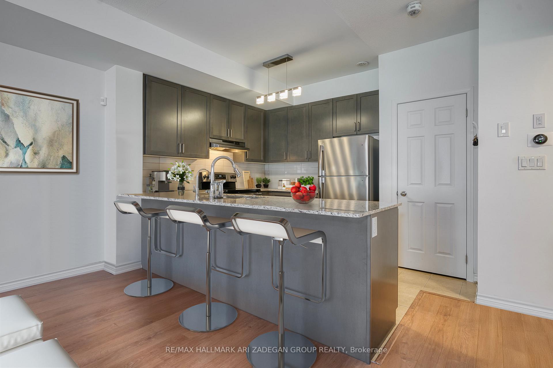 Photo 3 of 1020 Dunsley Way, Whitby, Pringle Creek — HOMEH