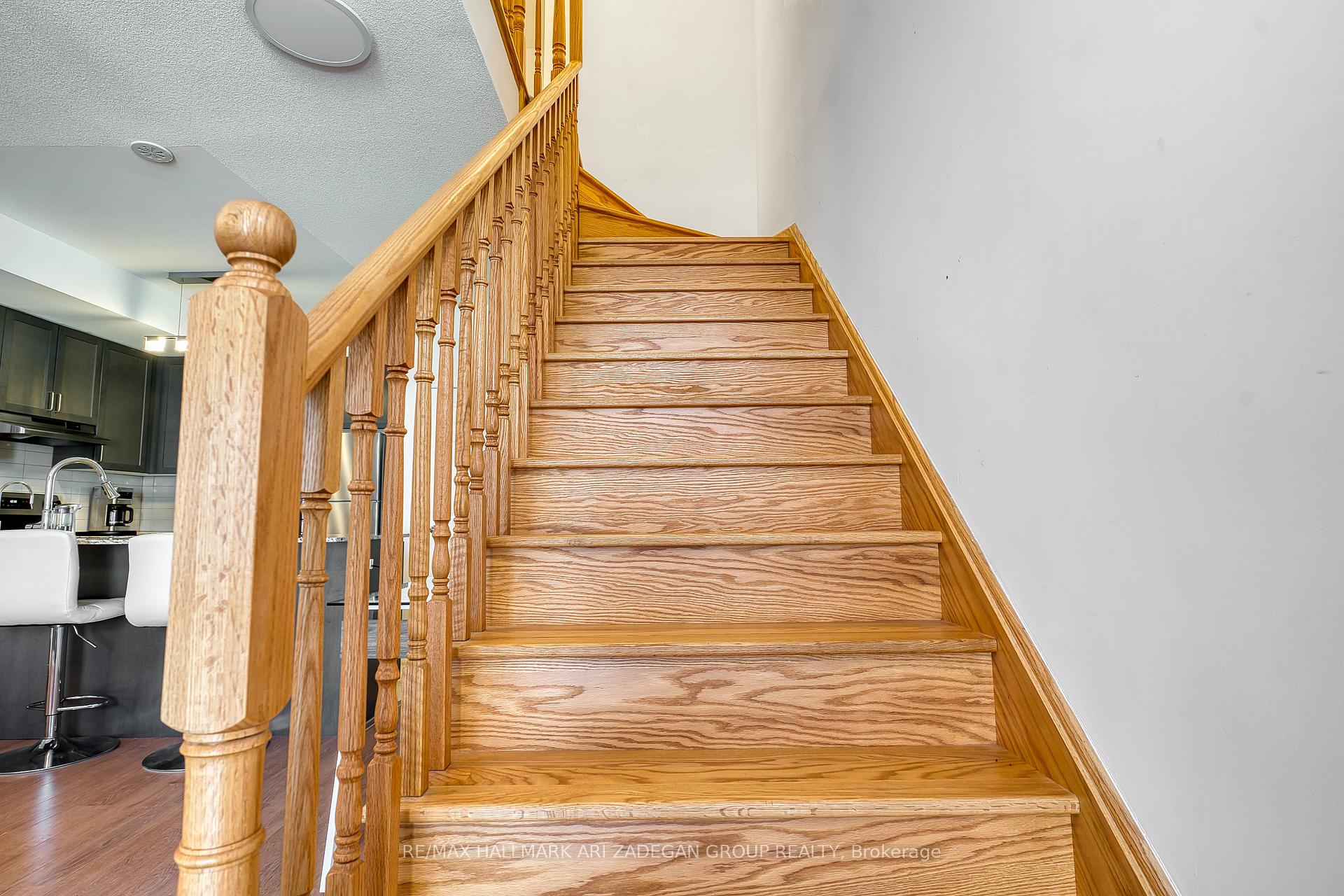 Photo 6 of 1020 Dunsley Way, Whitby, Pringle Creek — HOMEH