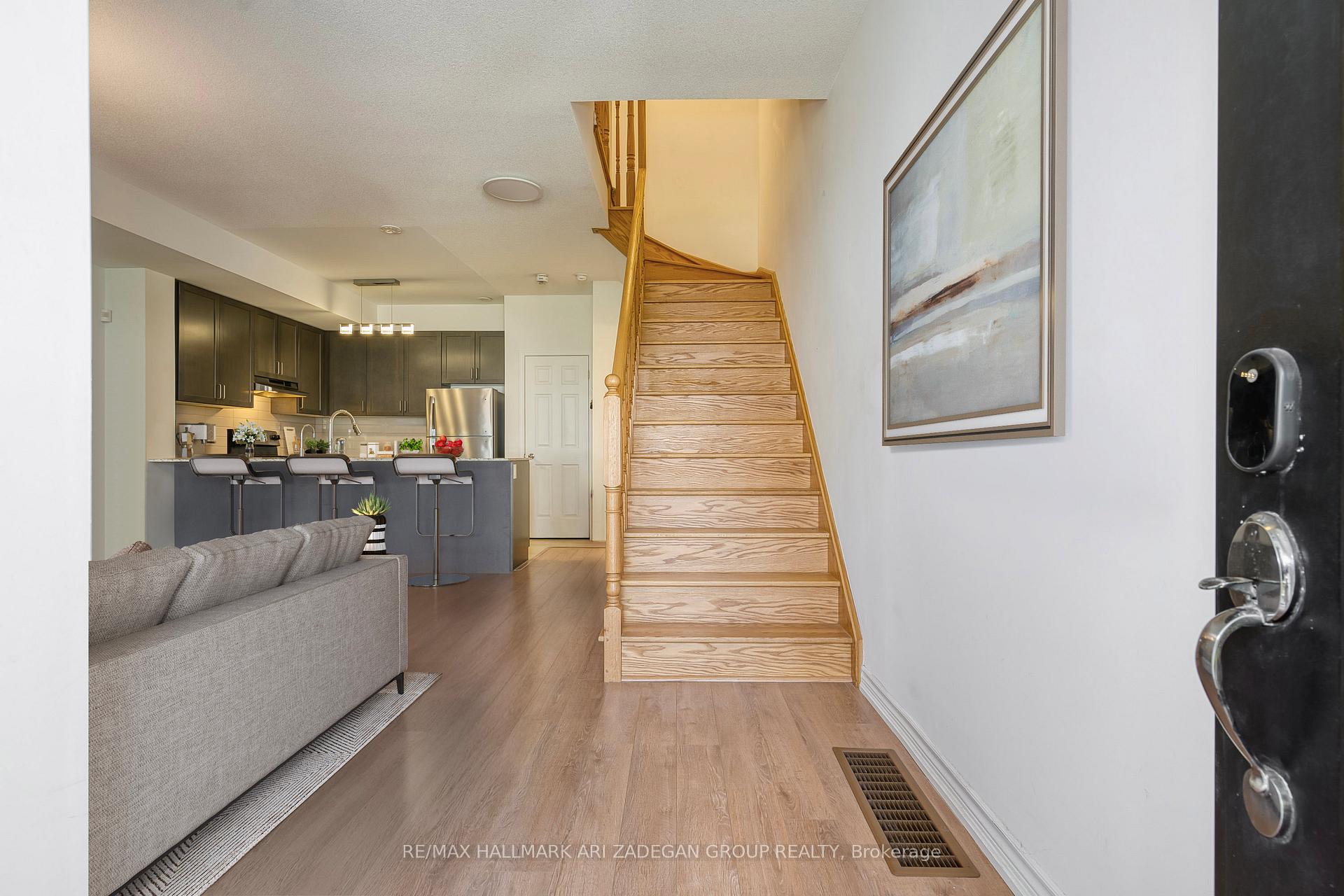Photo 7 of 1020 Dunsley Way, Whitby, Pringle Creek — HOMEH