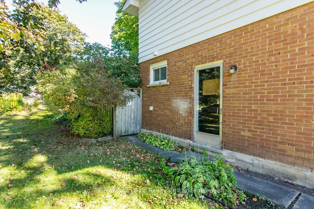 Photo 9 of 462+464 Hazel Street, Waterloo — HOMEH