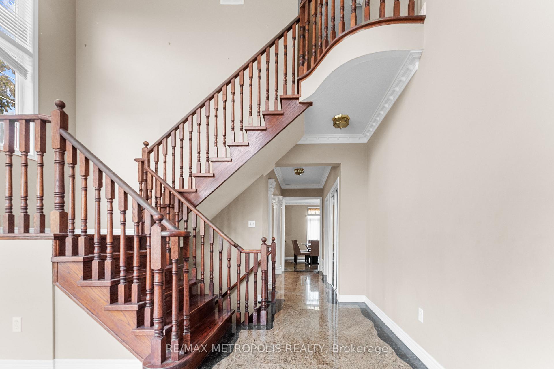 Photo 7 of 1 St Etienne Drive, Vaughan, Vellore Village — HOMEH