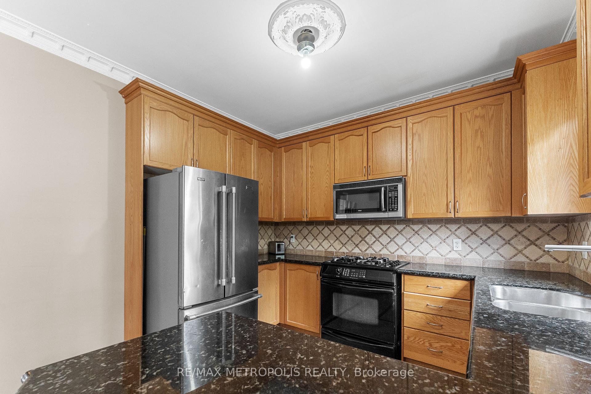 Photo 13 of 1 St Etienne Drive, Vaughan, Vellore Village — HOMEH