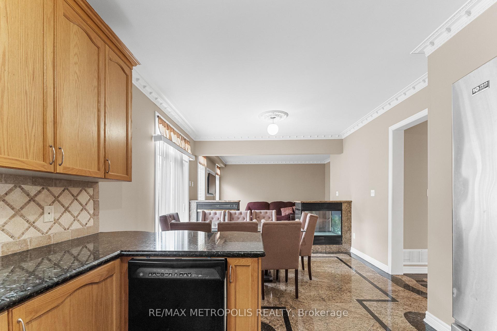 Photo 14 of 1 St Etienne Drive, Vaughan, Vellore Village — HOMEH