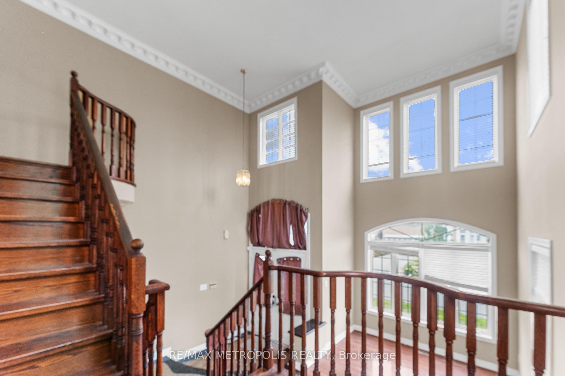 Photo 20 of 1 St Etienne Drive, Vaughan, Vellore Village — HOMEH