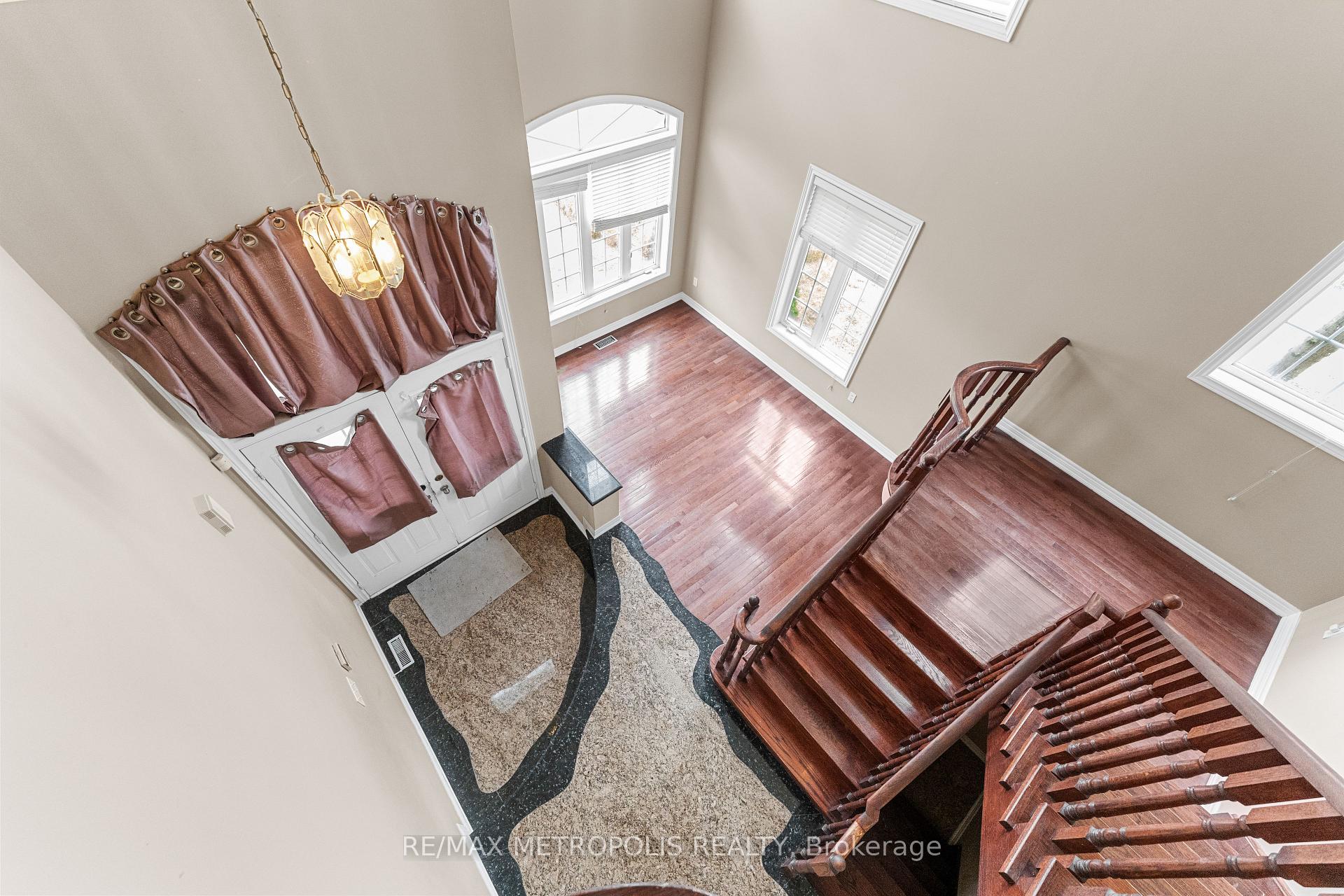 Photo 33 of 1 St Etienne Drive, Vaughan, Vellore Village — HOMEH