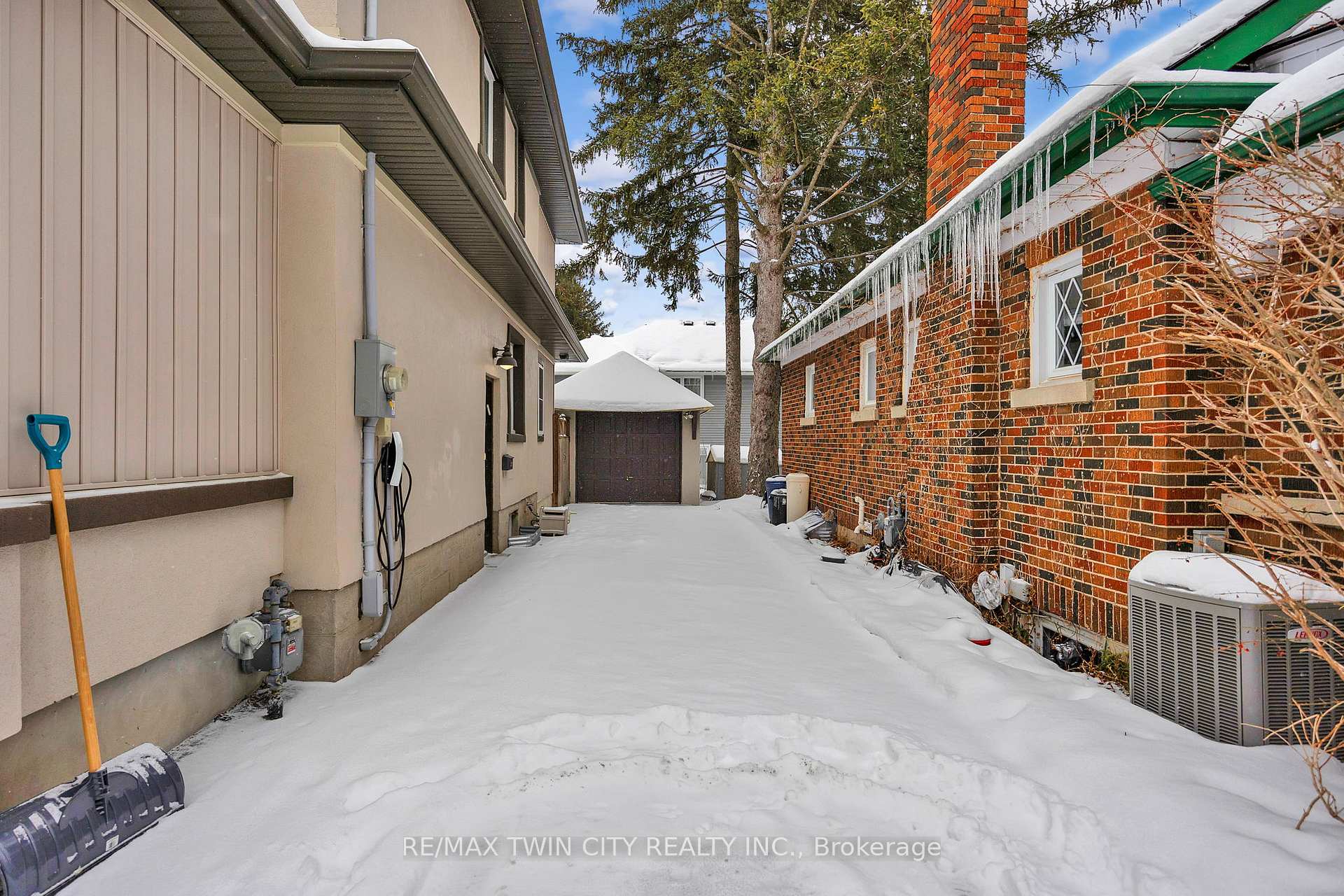 Photo 33 of 80 Allen Street W, Waterloo — HOMEH