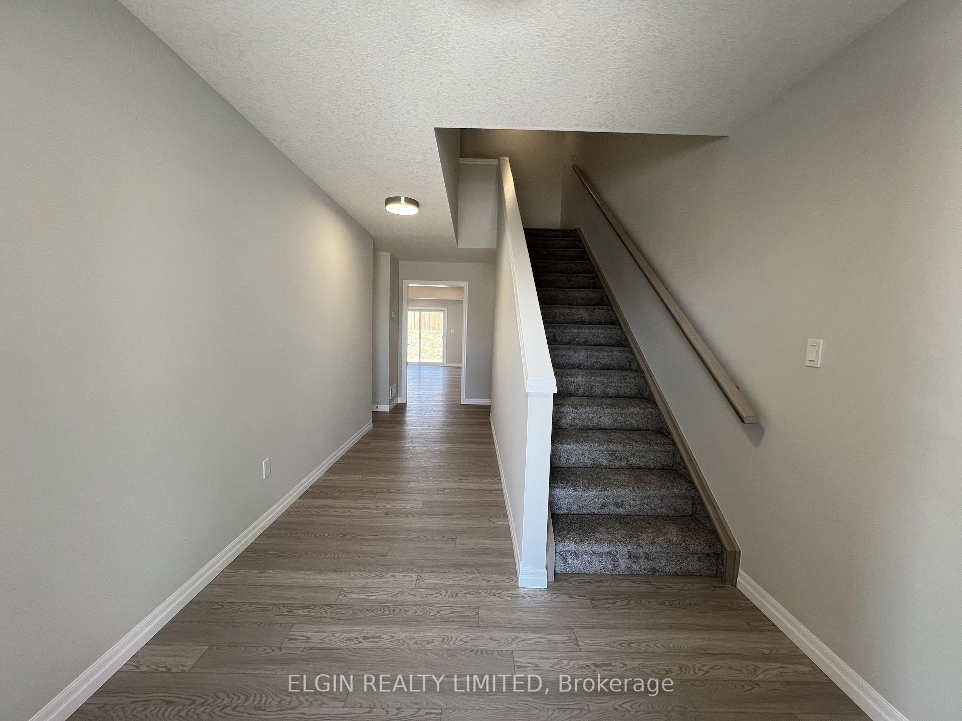 Photo 3 of 97 Willow Drive, Aylmer — HOMEH