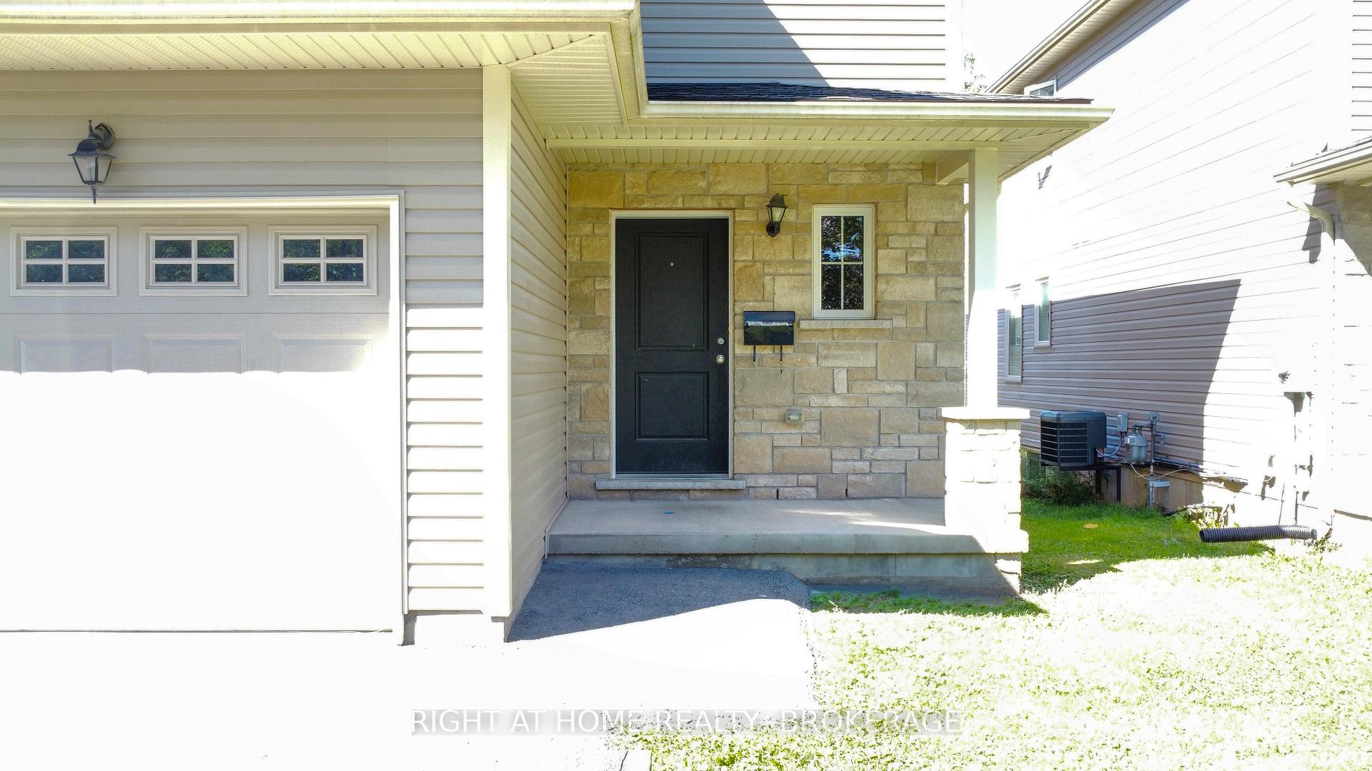 Photo 8 of 318 First Avenue, Welland, N. Welland — HOMEH
