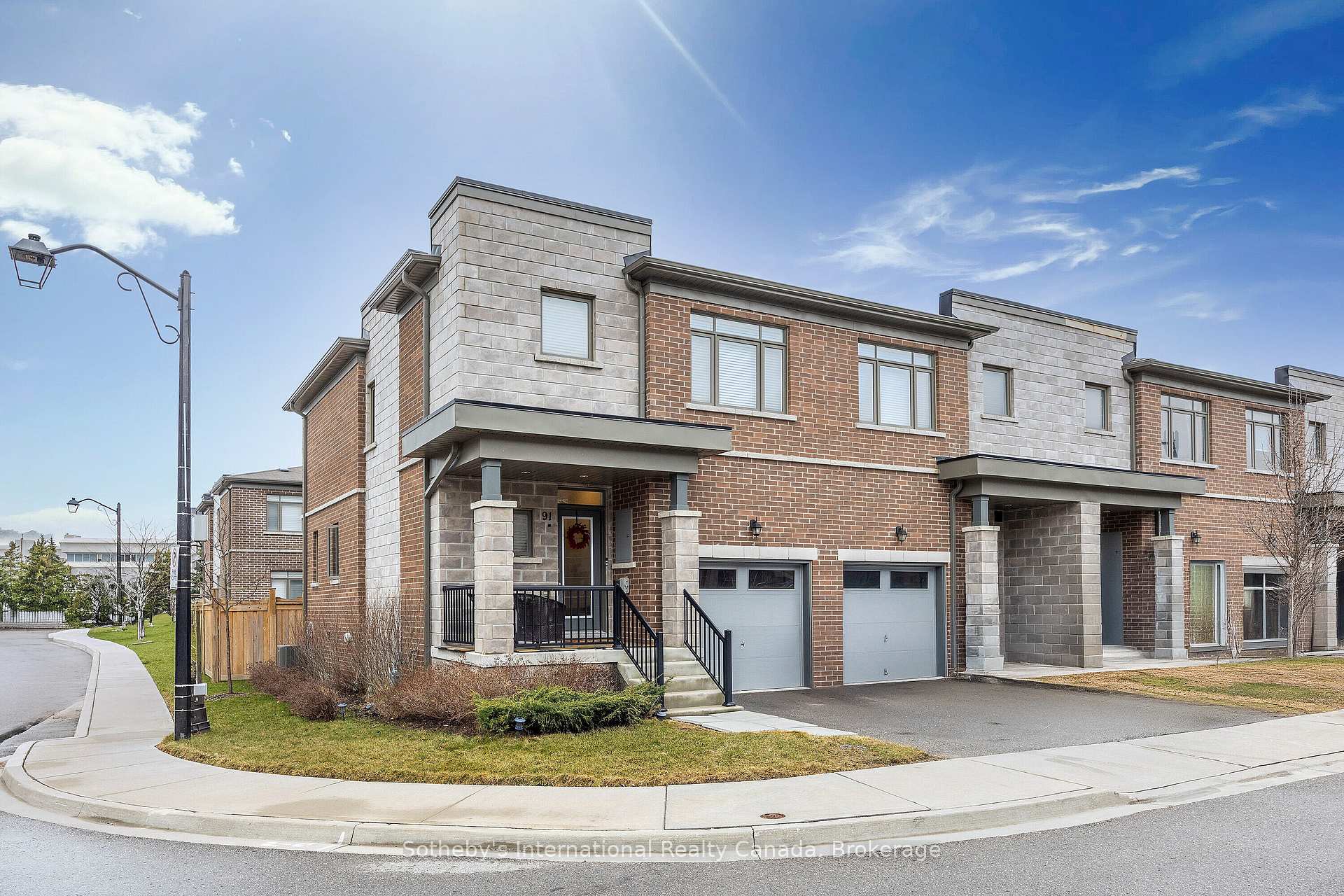 Photo 2 of 91 Longshore Way, Whitby, Port Whitby — HOMEH