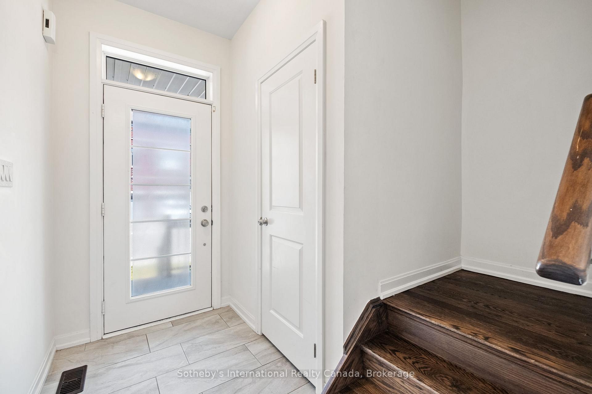 Photo 5 of 91 Longshore Way, Whitby, Port Whitby — HOMEH