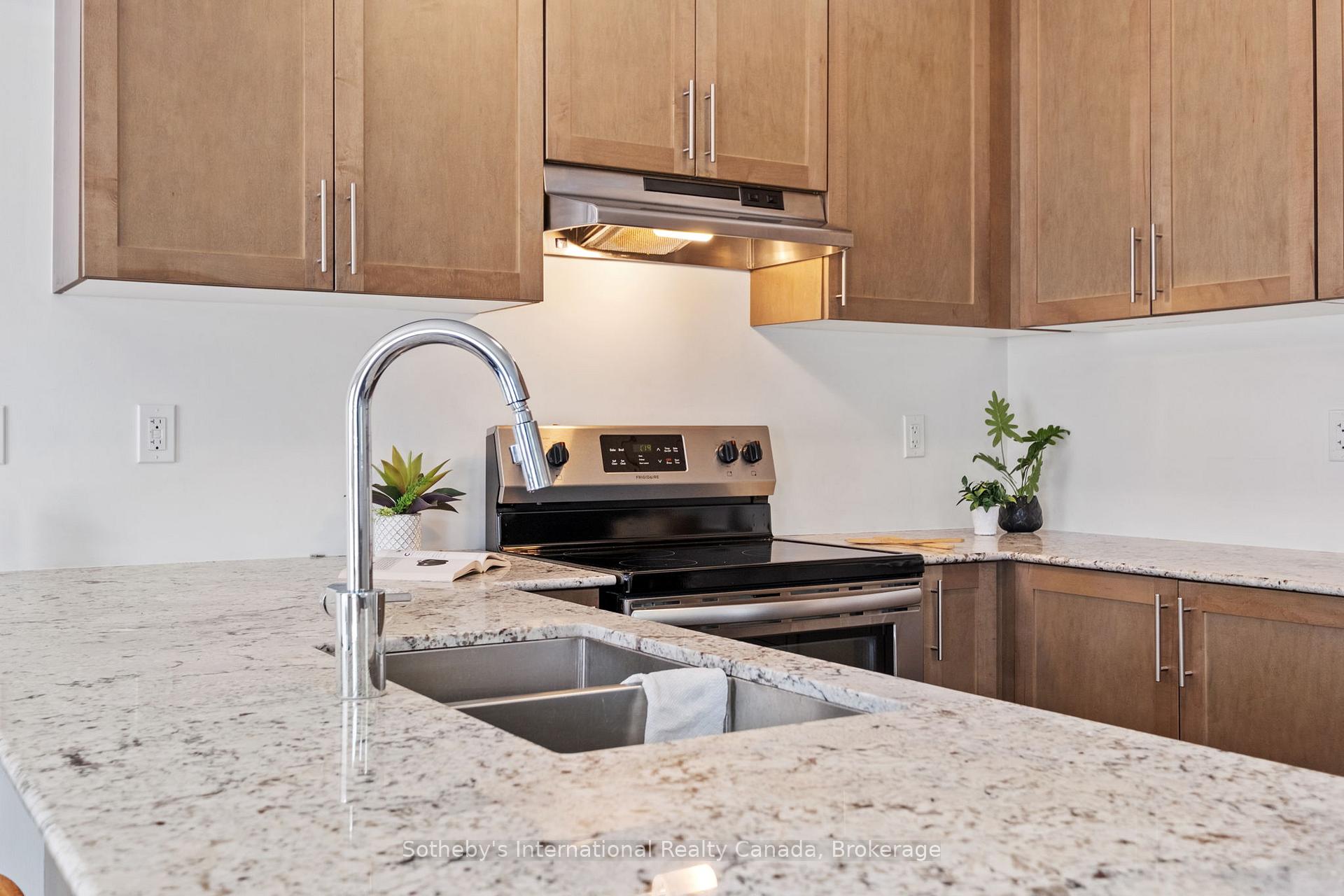 Photo 15 of 91 Longshore Way, Whitby, Port Whitby — HOMEH