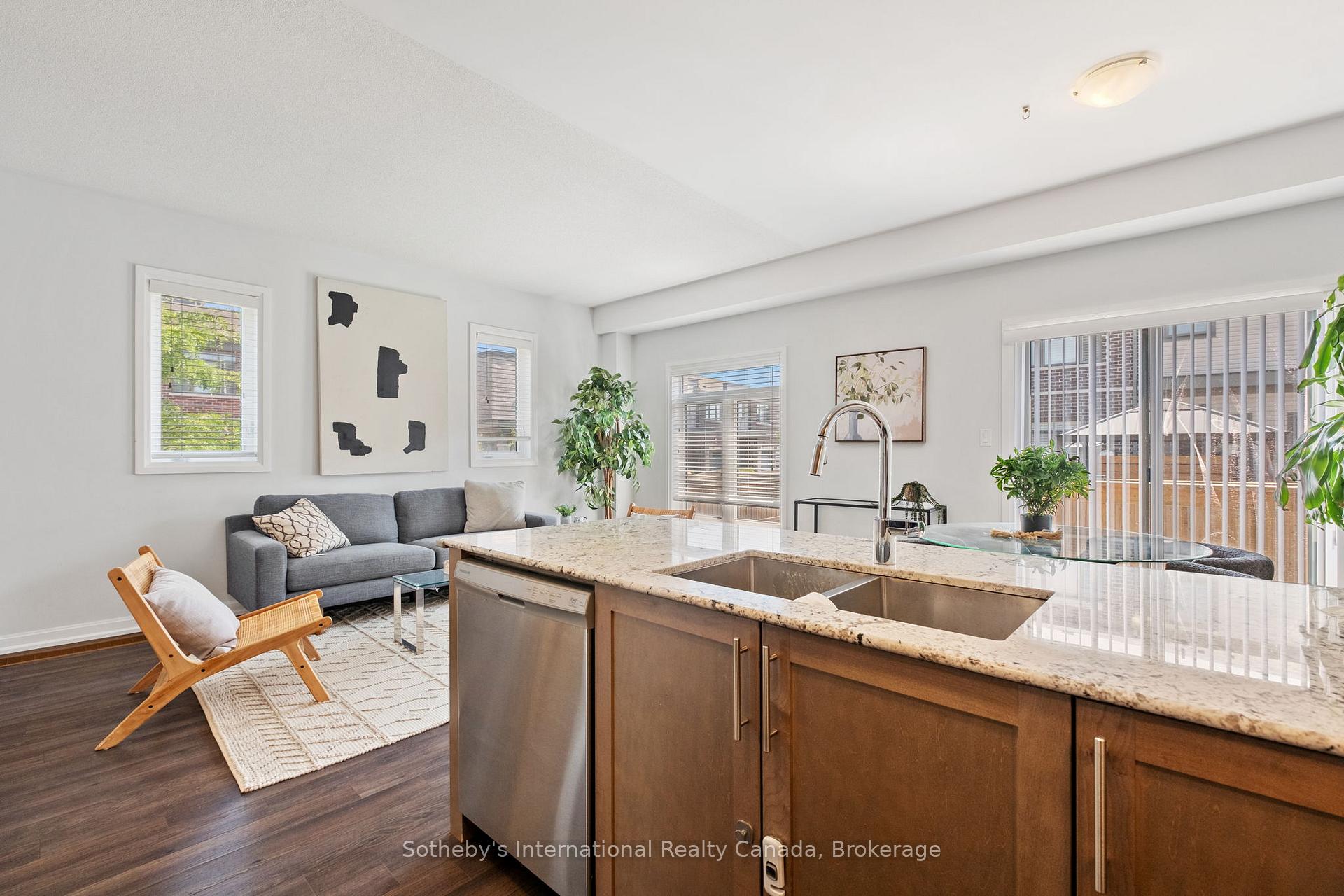 Photo 17 of 91 Longshore Way, Whitby, Port Whitby — HOMEH