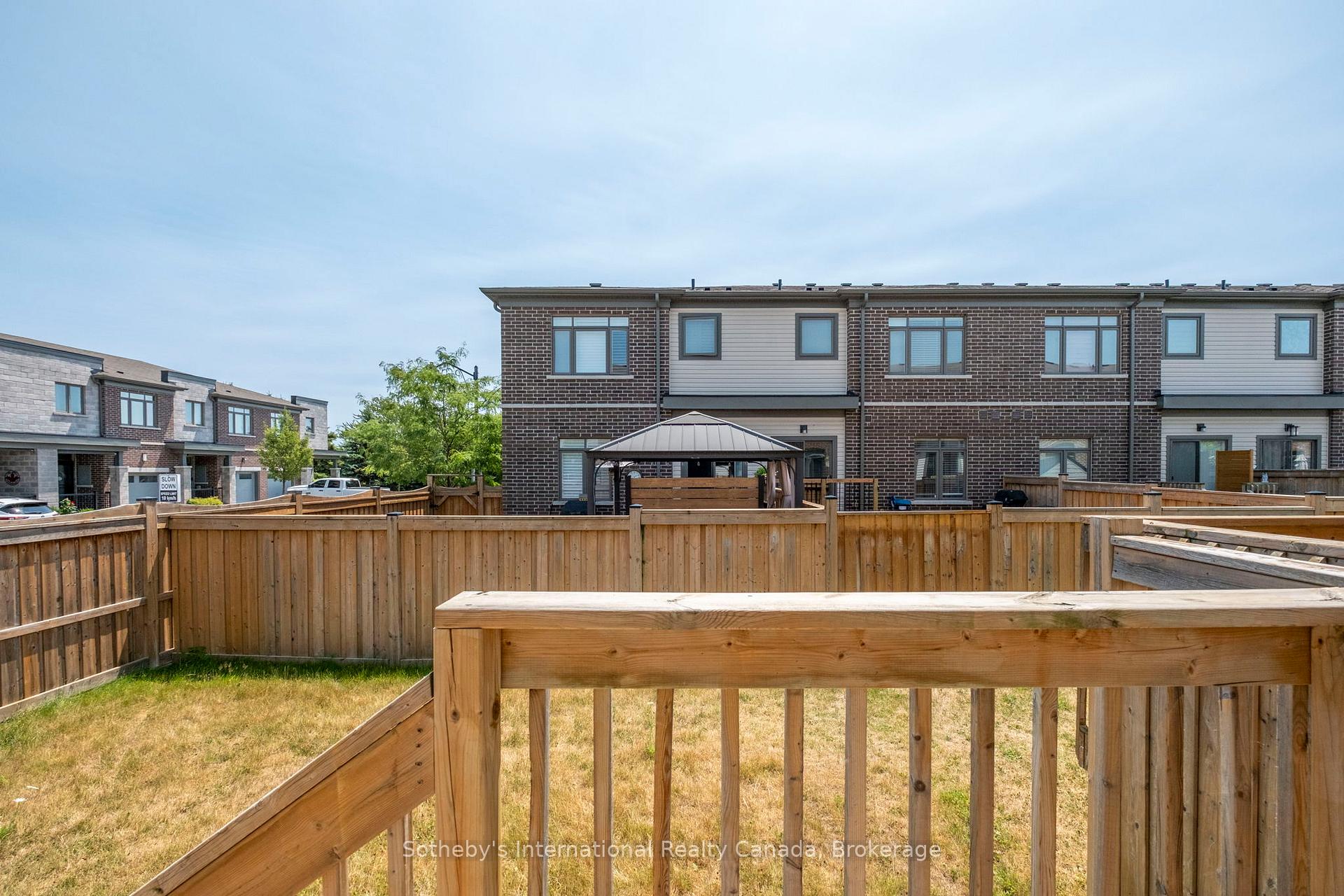 Photo 32 of 91 Longshore Way, Whitby, Port Whitby — HOMEH
