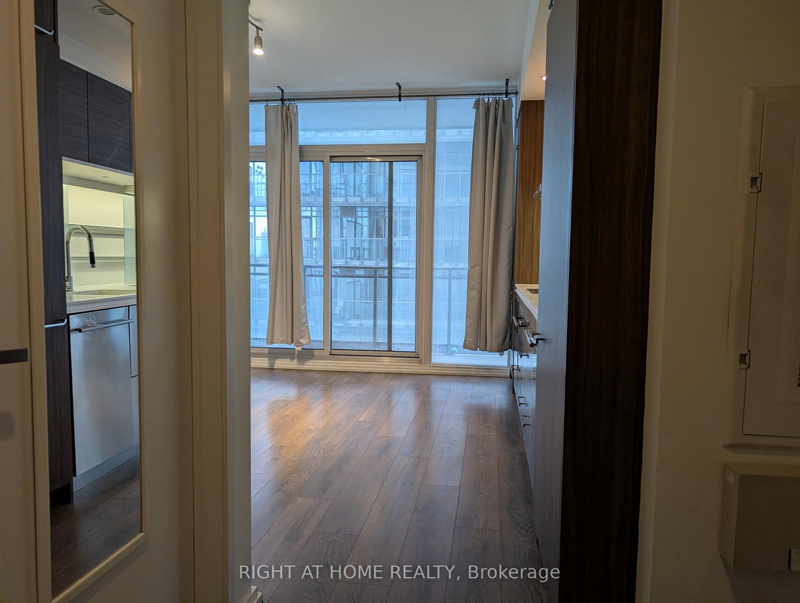 Photo 6 of Unit 2903, 45 Charles St E, Toronto, Church-Yonge Corridor — HOMEH