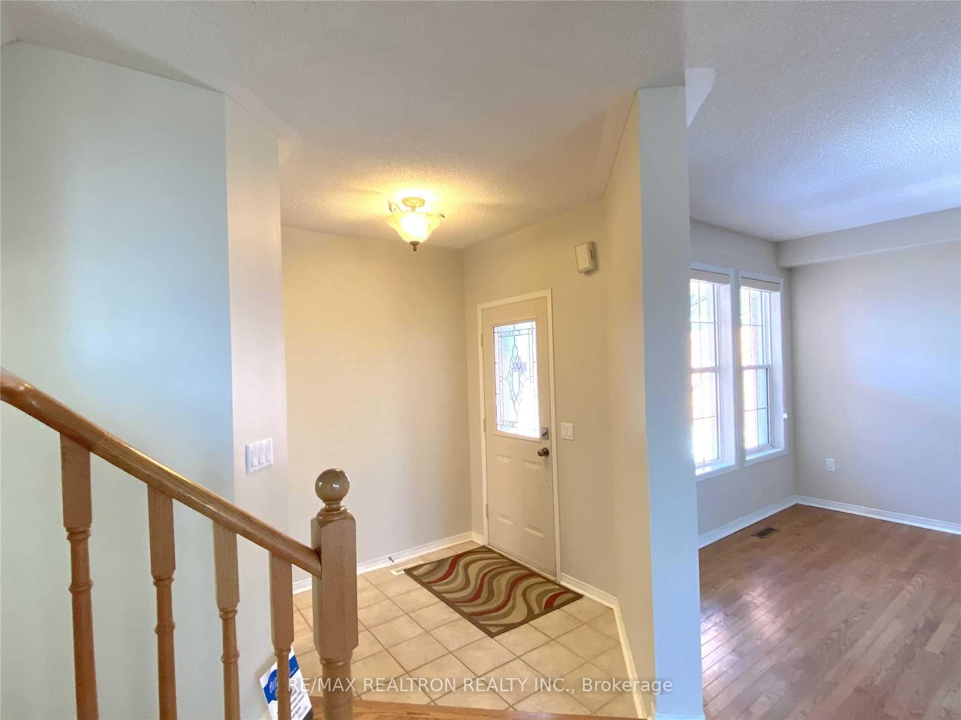 Photo 3 of 83 Gartshore Drive, Whitby, Williamsburg — HOMEH