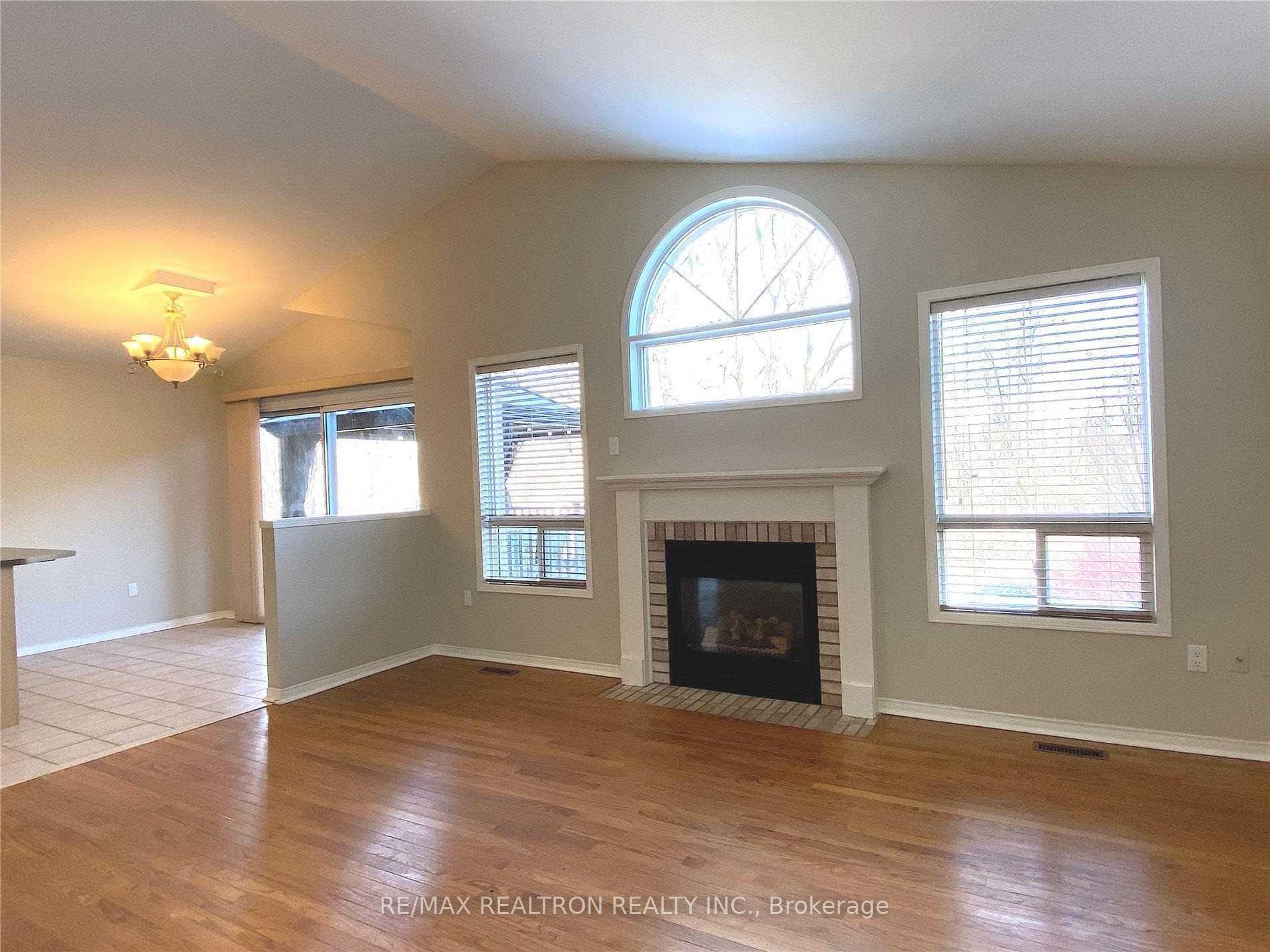 Photo 9 of 83 Gartshore Drive, Whitby, Williamsburg — HOMEH