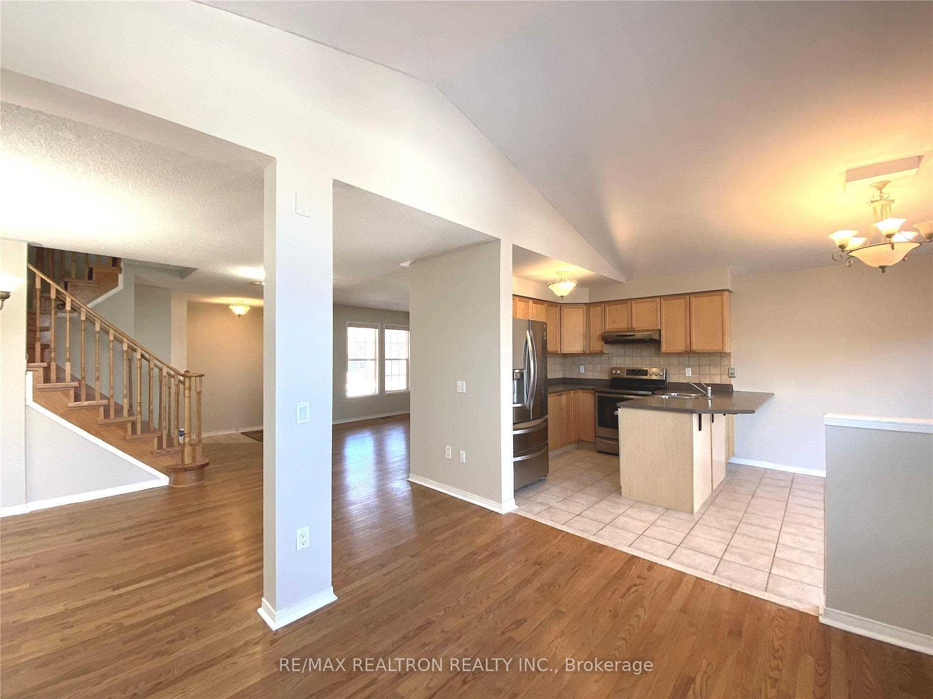 Photo 11 of 83 Gartshore Drive, Whitby, Williamsburg — HOMEH