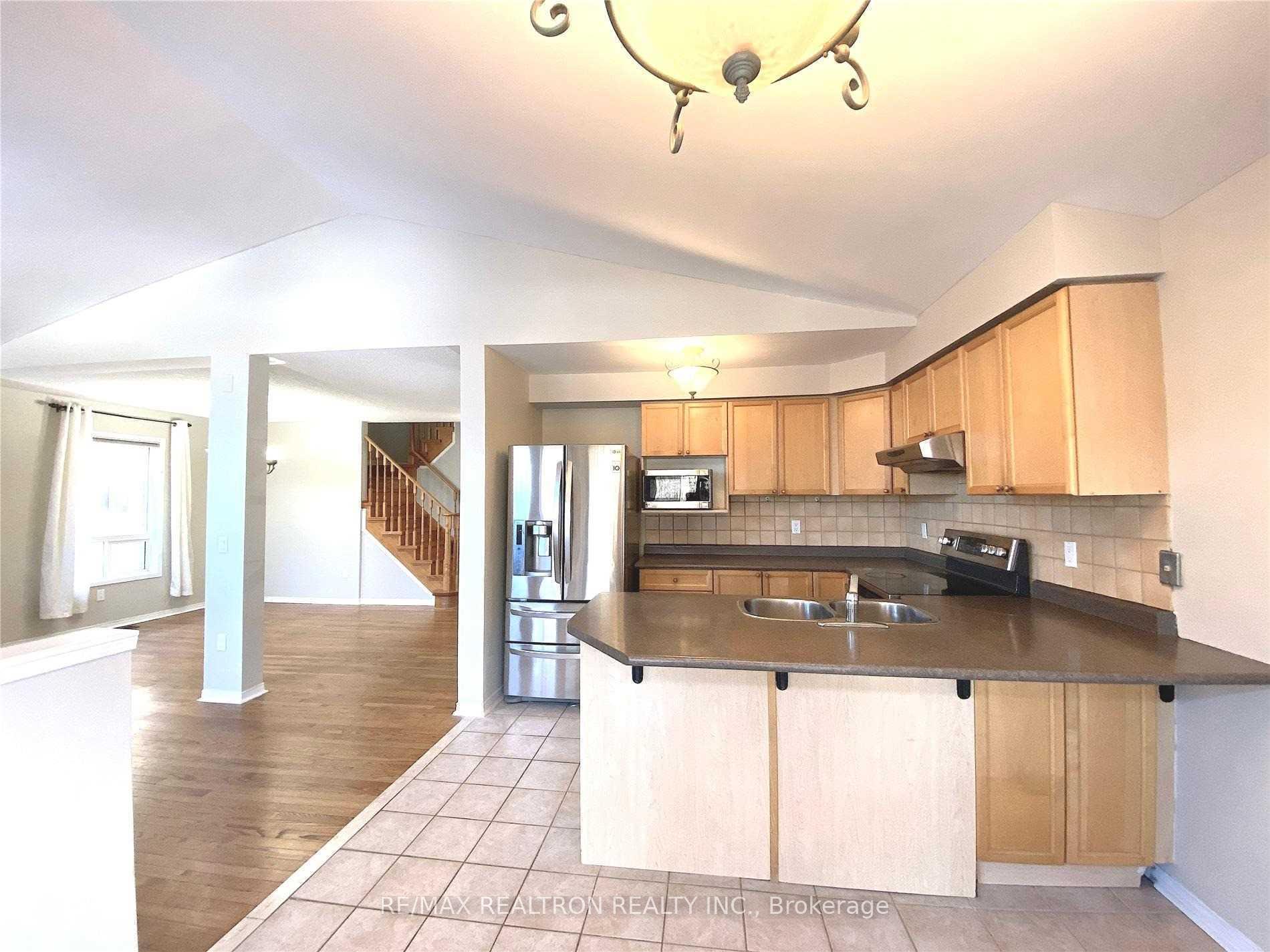 Photo 16 of 83 Gartshore Drive, Whitby, Williamsburg — HOMEH