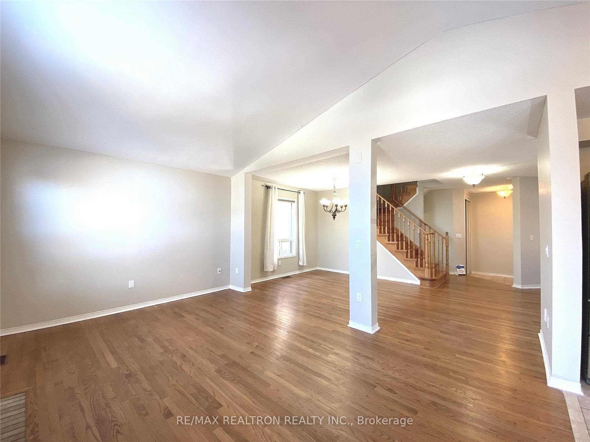 Photo 18 of 83 Gartshore Drive, Whitby, Williamsburg — HOMEH