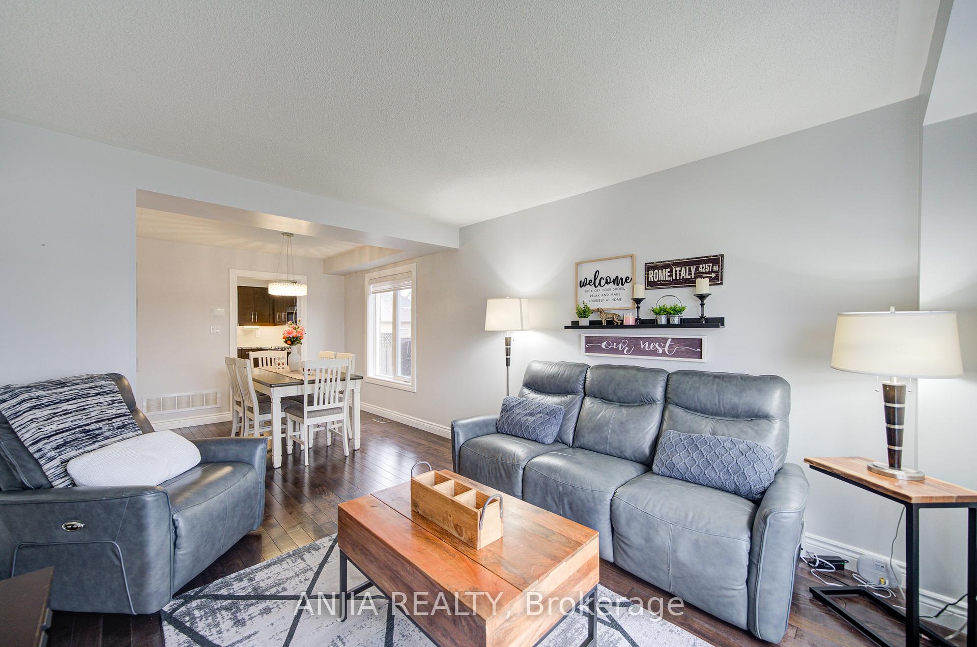 Photo 8 of 278 Gas Lamp Lane, Markham, Cornell — HOMEH