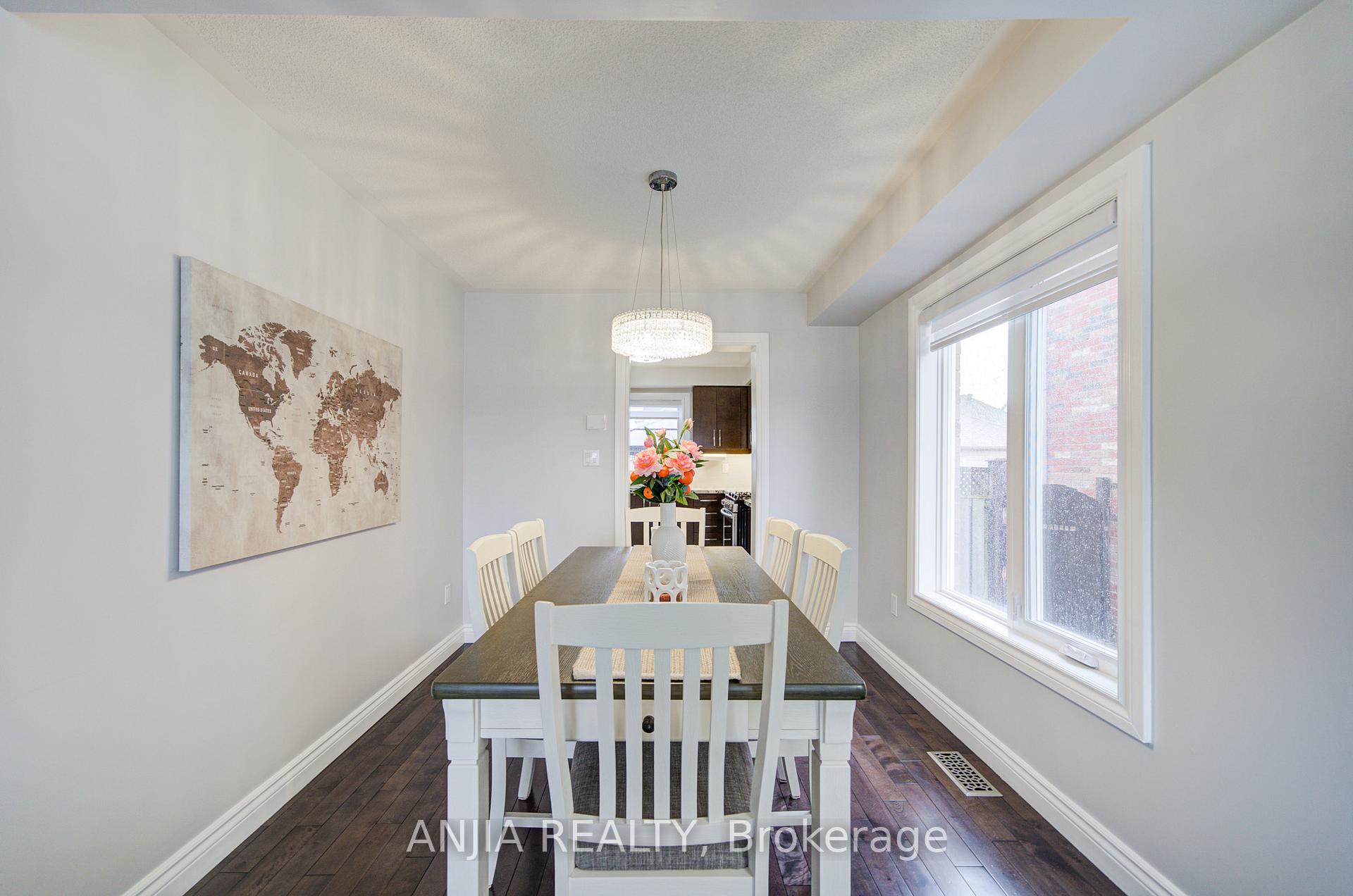 Photo 9 of 278 Gas Lamp Lane, Markham, Cornell — HOMEH