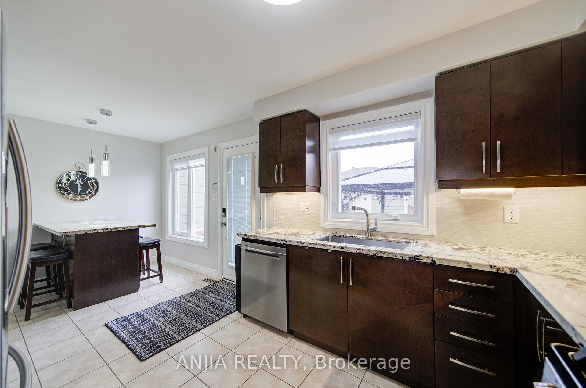 Photo 13 of 278 Gas Lamp Lane, Markham, Cornell — HOMEH