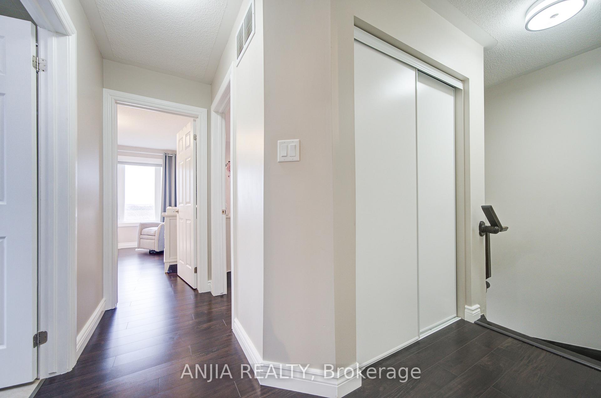 Photo 19 of 278 Gas Lamp Lane, Markham, Cornell — HOMEH